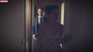 16. Ана Рухас